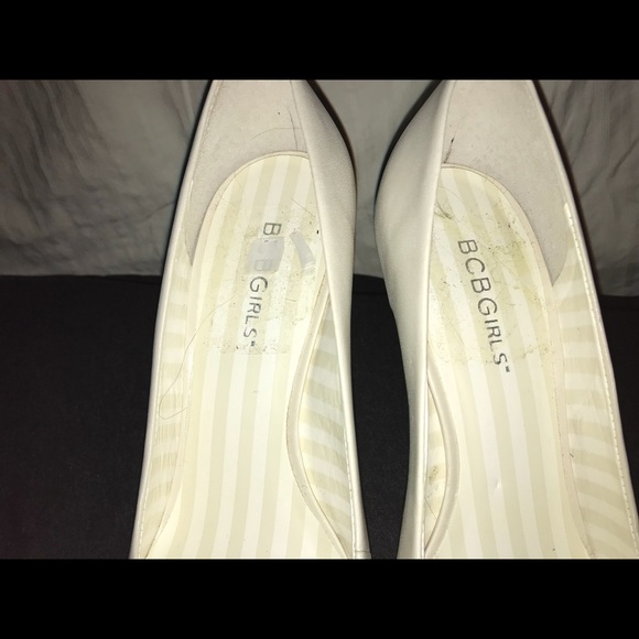 SZ 7 BCBG Girls Off White Heel - Picture 4 of 4